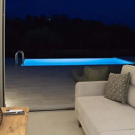 Anthelia Luxury Villa *