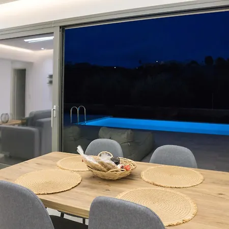 Anthelia Luxury Villa *